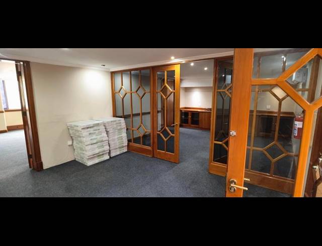 BUSINESS PROPERTY TO RENT IN LYNNWOOD